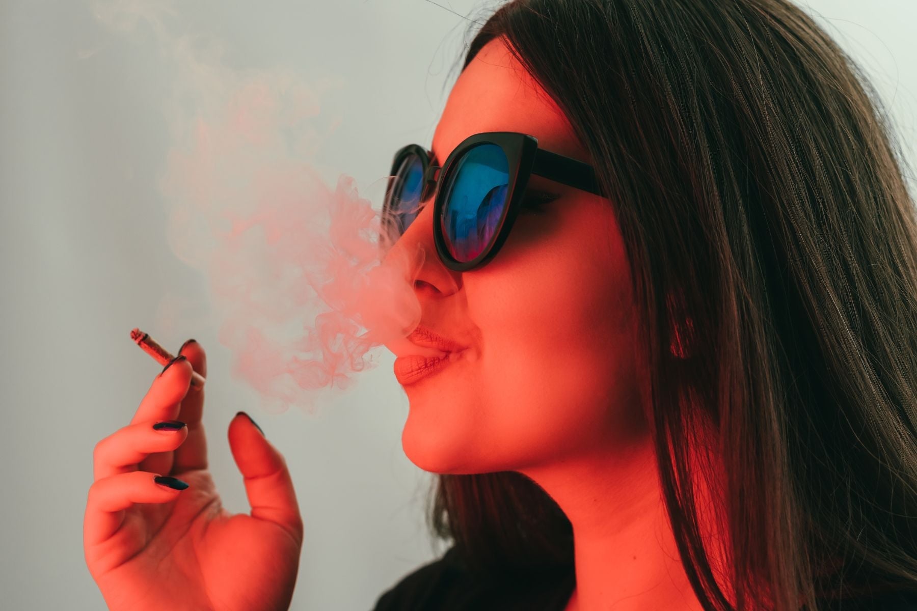 Weed Smell Guide: How to Get Rid of Weed Smell in Any Situation